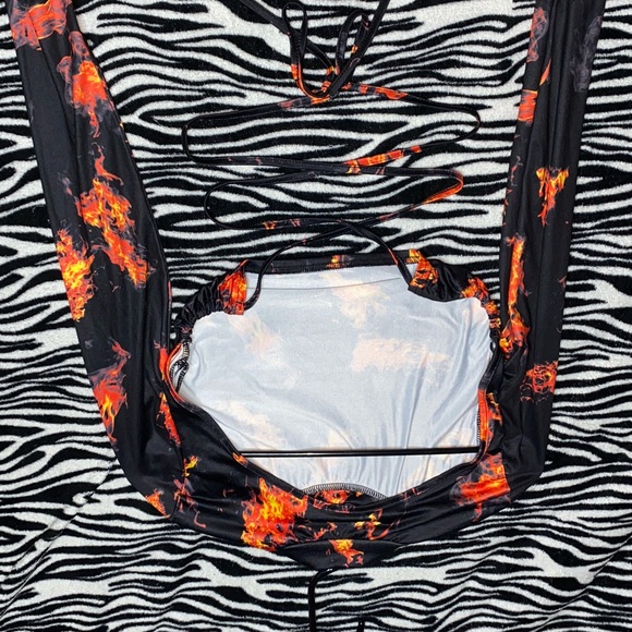 Super cropped flame tie up top cutout back - Picture 5 of 5